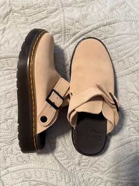 NWOT Dr. Martens - Beige Suede Buckle Clog Mules, size 6/EU37